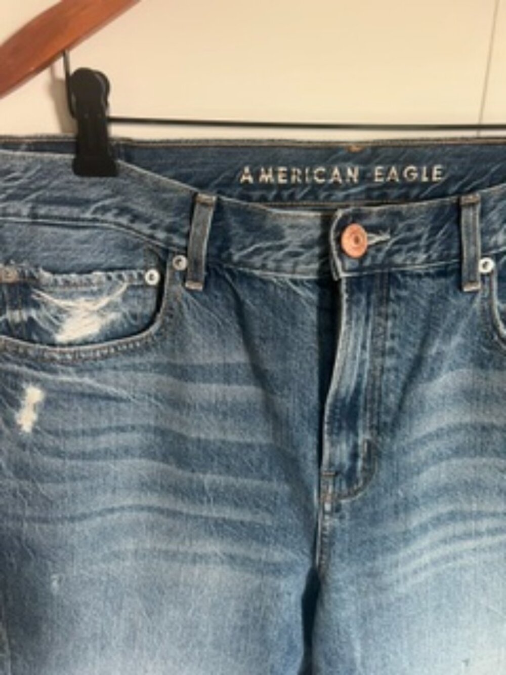 AMERICAN EAGLE JEANS
